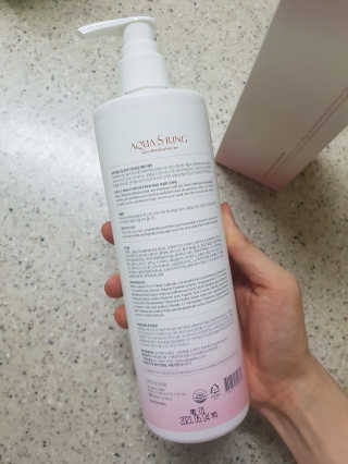 아쿠아큐링 아쿠아S링 퓨어리프레싱 헤어케어 500ml — 4.33점을 준 리뷰어가 2018년 8월 올린 사용 사진