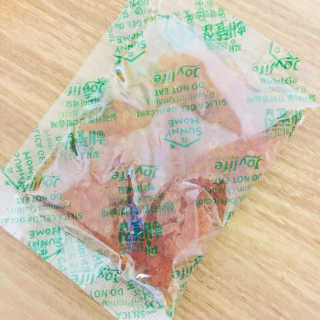 쨍하고 해뜰집 재사용 가능한 로하스 인증 지시겔 제습제 25g 20개입 — 5점을 준 리뷰어가 2019년 9월 올린 사용 사진
