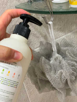 (주)에네스티 내추럴 촉촉  오트밀 바디워시 500ml — 5점을 준 리뷰어가 2019년 11월 올린 사용 사진