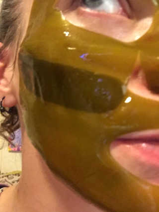 셀비엔 Real kelp facial mask — 4점을 준 리뷰어가 2017년 4월 올린 사용 사진