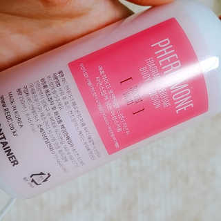 레드컨테이너 페로몬향 퍼퓸 바디에멀전 — 5점을 준 리뷰어가 2020년 2월 올린 사용 사진