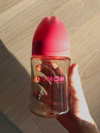 유비맘 PPSU 젖병 노꼭지_200ml_컬러 랜덤 발송 — 5점을 준 리뷰어가 2019년 12월 올린 사용 사진