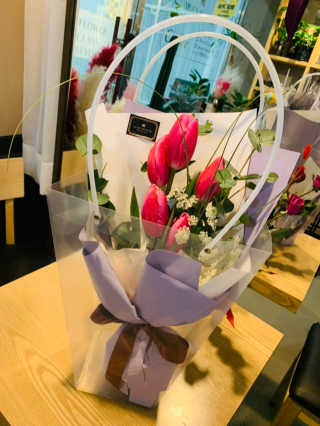 [모엔플라워]3만원 내 꽃 자유롭게 고르기+아메리카노 — 5점을 준 리뷰어가 2019년 1월 올린 사용 사진