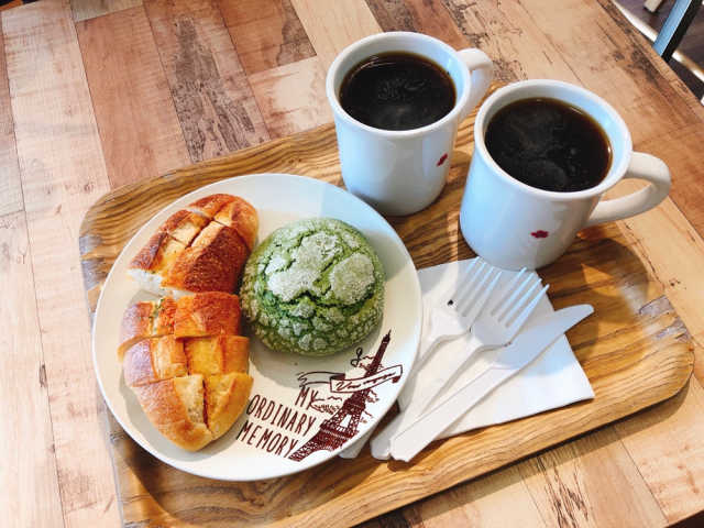 [도쿄팡야]아메리카노2잔+말차메론빵+명란바게트 set 리뷰 사진