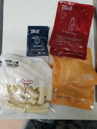 두번째 국떡 국가대표 떡볶이 1팩 + 영미칩 2봉 증정 — 5점을 준 리뷰어가 2019년 2월 올린 사용 사진