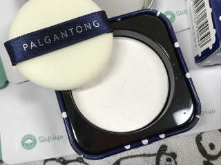 수피요 통동 팔공검 NO SEBUM POWDER PACT — 4점을 준 리뷰어가 2018년 6월 올린 사용 사진