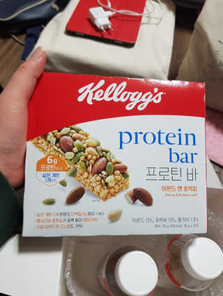 켈로그 프로틴바 멀티팩+프로틴 그래놀라 쉐이크 2종 — 4점을 준 리뷰어가 2020년 1월 올린 사용 사진