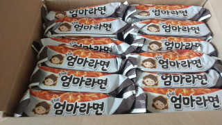 라면 그대로가 제일 맛있는 더엄마라면 — 4.5점을 준 리뷰어가 2019년 7월 올린 사용 사진