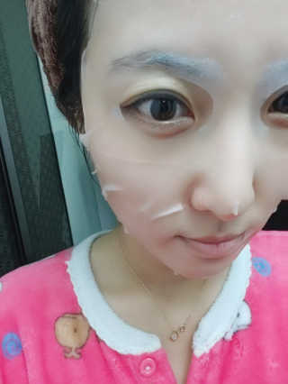 메이베나 1일 1팩 뽑아쓰는 마스크팩 — 5점을 준 리뷰어가 2019년 2월 올린 사용 사진