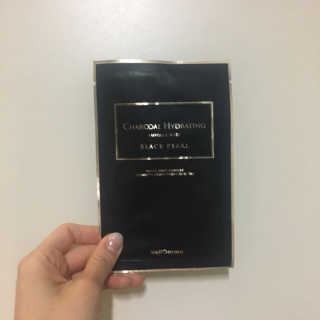 웰더마 차콜 블랙펄 하이드레이팅 앰플 마스크 — 4점을 준 리뷰어가 2019년 3월 올린 사용 사진
