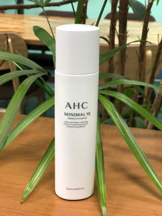 AHC 에이 에이치 씨 미니멀 10 워터리 에센스 — 5점을 준 리뷰어가 2018년 12월 올린 사용 사진