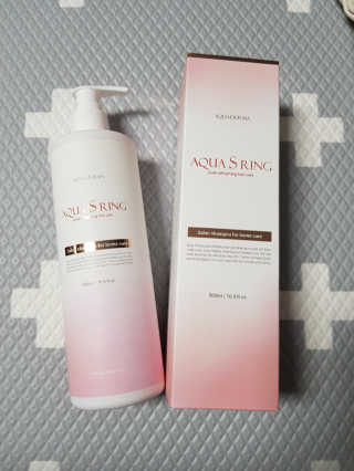 아쿠아큐링 아쿠아S링 퓨어리프레싱 헤어케어 500ml — 5점을 준 리뷰어가 2018년 7월 올린 사용 사진