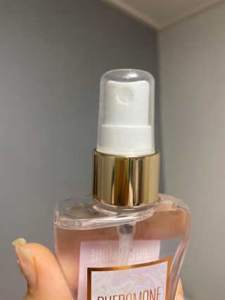 레드컨테이너 페로몬향 퍼퓸 바디미스트 80ml — 5점을 준 리뷰어가 2020년 1월 올린 사용 사진