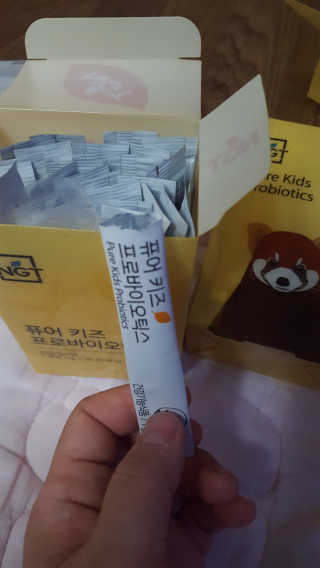 네츄럴굿띵스 퓨어 키즈 프로바이오틱스 60포 — 5점을 준 리뷰어가 2018년 9월 올린 사용 사진