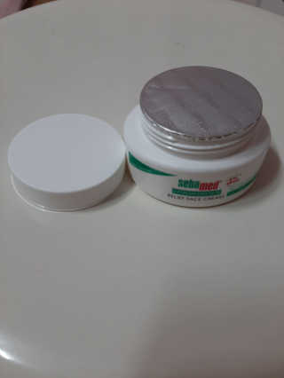 세바메드 우레아 수분폭탄크림 50ml — 1.5점을 준 리뷰어가 2019년 11월 올린 사용 사진