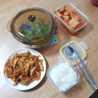 뜰아채유통 춘천닭갈비덮밥소스와 머쉬마루 버섯 — 3.67점을 준 리뷰어가 2018년 12월 올린 사용 사진