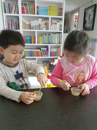 데르뜨 떠먹는 과일 3종, 짜먹는 과일 2종 총 10개 체험 — 5점을 준 리뷰어가 2020년 3월 올린 사용 사진