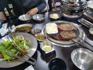[두툼갈비] 두툼갈비 2인분 + 매콤치즈버섯 set — 4.5점을 준 리뷰어가 2018년 10월 올린 사용 사진