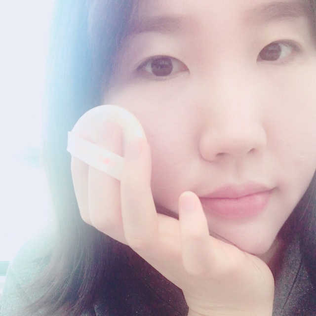 톤 업 파운데이션 쿠션(W22.5,C17.5) 리뷰 사진