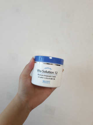 지고트 비타솔루션12 모이스처 앰플 크림 100ml — 4점을 준 리뷰어가 2019년 6월 올린 사용 사진