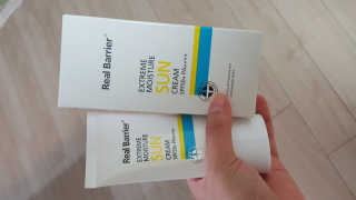 리얼베리어 익스트림 모이스처 선크림 SPF50+ PA++++ — 5점을 준 리뷰어가 2019년 4월 올린 사용 사진