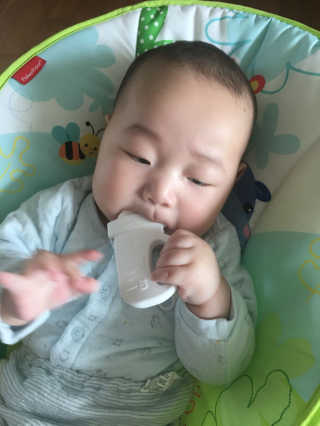 심통젖병치발기 — 5점을 준 리뷰어가 2018년 3월 올린 사용 사진