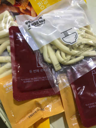 두번째 국떡 국가대표 떡볶이 1팩 + 영미칩 2봉 증정 — 3점을 준 리뷰어가 2019년 2월 올린 사용 사진