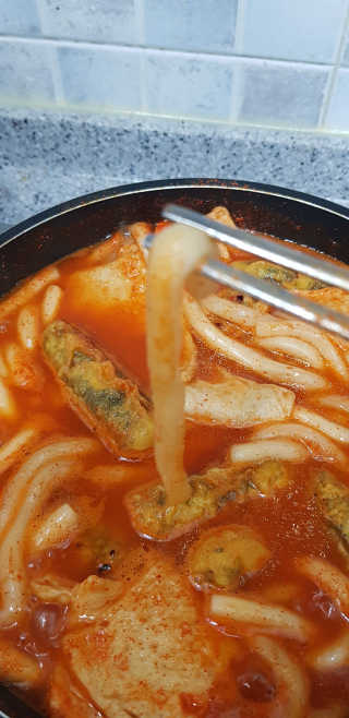 잠실맛집,홍코너떡볶이가우리집에[옛날맛,짜장맛옵션] — 5점을 준 리뷰어가 2019년 11월 올린 사용 사진