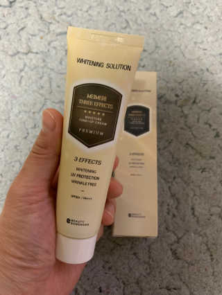 메이메리 쓰리이펙츠 모이스처 톤업크림 50ml — 5점을 준 리뷰어가 2019년 11월 올린 사용 사진