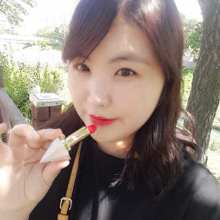 아가타 [AGATHA] 프리미에르 립스틱 — 5점을 준 리뷰어가 2018년 5월 올린 사용 사진