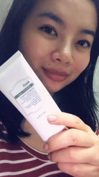 소프트 에어리 UV 에센스 SPF 50 PA ++++ — 5점을 준 리뷰어가 2018년 11월 올린 사용 사진