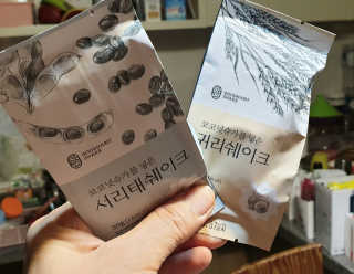 [착한습관]건강한 한끼, 귀리 쉐이크와 서리태 쉐이크 — 5점을 준 리뷰어가 2019년 9월 올린 사용 사진