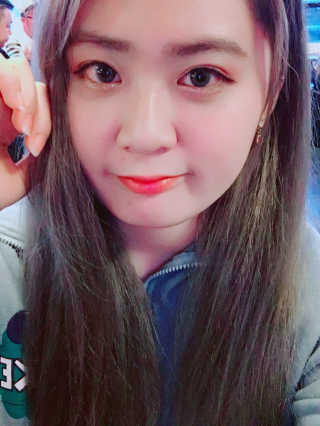 [블랙루즈] 펄블리 아이 글리터 2종 — 4.5점을 준 리뷰어가 2018년 12월 올린 사용 사진