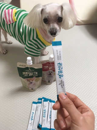 [빙그레] 에버그로 생유산균 1봉（10포입）+펫밀크2팩 — 5점을 준 리뷰어가 2019년 5월 올린 사용 사진