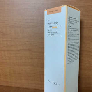 코스테일러 시즌케어_스프링, 썸머, 폴, 윈터 모이스처라이저 — 3.5점을 준 리뷰어가 2019년 2월 올린 사용 사진