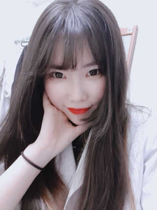 터치인솔 프리티필터 쉬폰 벨벳 립틴트 — 4.33점을 준 리뷰어가 2018년 10월 올린 사용 사진