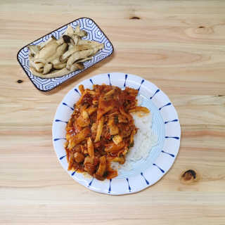 뜰아채유통 춘천닭갈비덮밥소스와 머쉬마루 버섯 — 3점을 준 리뷰어가 2018년 12월 올린 사용 사진