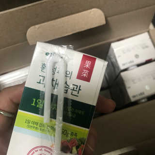 이롬 황성주의 과채습관 1일 야채 과일 주스 랜덤 세트 — 4점을 준 리뷰어가 2018년 7월 올린 사용 사진