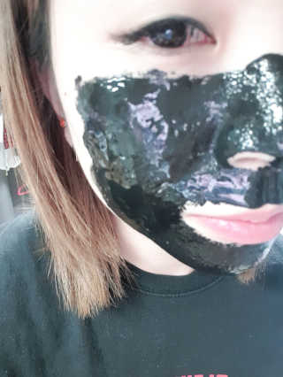 퓨어힐스 포어 클리어 블랙 챠콜 필오프 팩 — 4점을 준 리뷰어가 2019년 3월 올린 사용 사진