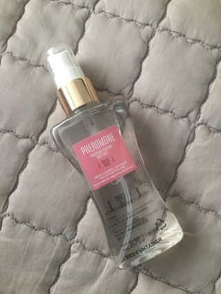 레드컨테이너 페로몬향 퍼퓸 바디미스트 80ml — 4.5점을 준 리뷰어가 2020년 1월 올린 사용 사진