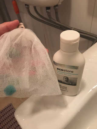 엘루스벤 에코스토어_베이비 바디워시_200ML — 5점을 준 리뷰어가 2017년 6월 올린 사용 사진