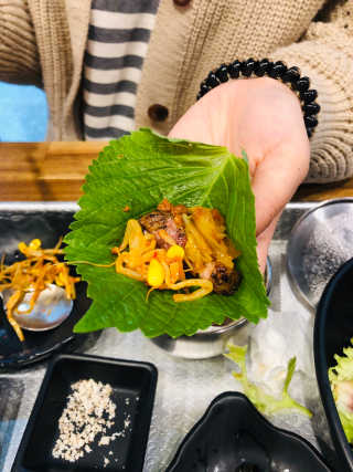 [화덕고깃간 마곡발산점] 화덕삼겹살2인분 — 5점을 준 리뷰어가 2019년 5월 올린 사용 사진