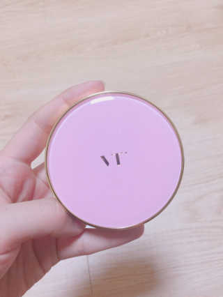 브이티 코스메틱 VT 리얼 콜라겐 팩트 — 3.17점을 준 리뷰어가 2017년 4월 올린 사용 사진