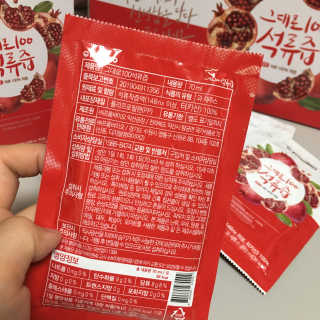 프롬바이오 오직 석류만 [그대로100 석류즙] 하루 1포로 건강하게 — 4.5점을 준 리뷰어가 2019년 10월 올린 사용 사진