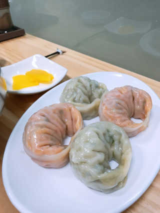 칼국수에끌림 [칼국수에 끌림] 손칼국수+비빔칼국수+왕만두4개 — 4.67점을 준 리뷰어가 2018년 10월 올린 사용 사진