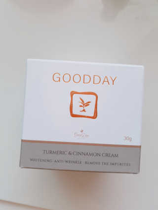 GoodDay Skincare GoodDay 강황 크림 — 4점을 준 리뷰어가 2019년 8월 올린 사용 사진