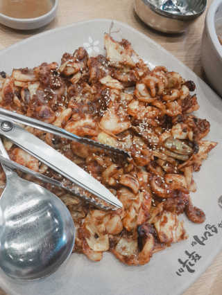 신의주찹쌀순대쭈꾸미 [신의주찹쌀순대와쭈꾸미] -직화쭈꾸미2 OR 순대국2 — 5점을 준 리뷰어가 2018년 12월 올린 사용 사진