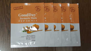 GoodDay Skincare GoodDay 강황 마스크 — 5점을 준 리뷰어가 2019년 5월 올린 사용 사진