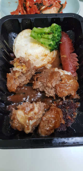 후쿠오카함바그 눈꽃치즈 데미그라스 함박스테이크 240g x3팩 — 5점을 준 리뷰어가 2019년 11월 올린 사용 사진