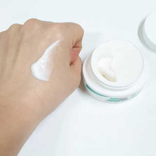 세바메드 우레아 수분폭탄크림 50ml — 4점을 준 리뷰어가 2019년 12월 올린 사용 사진